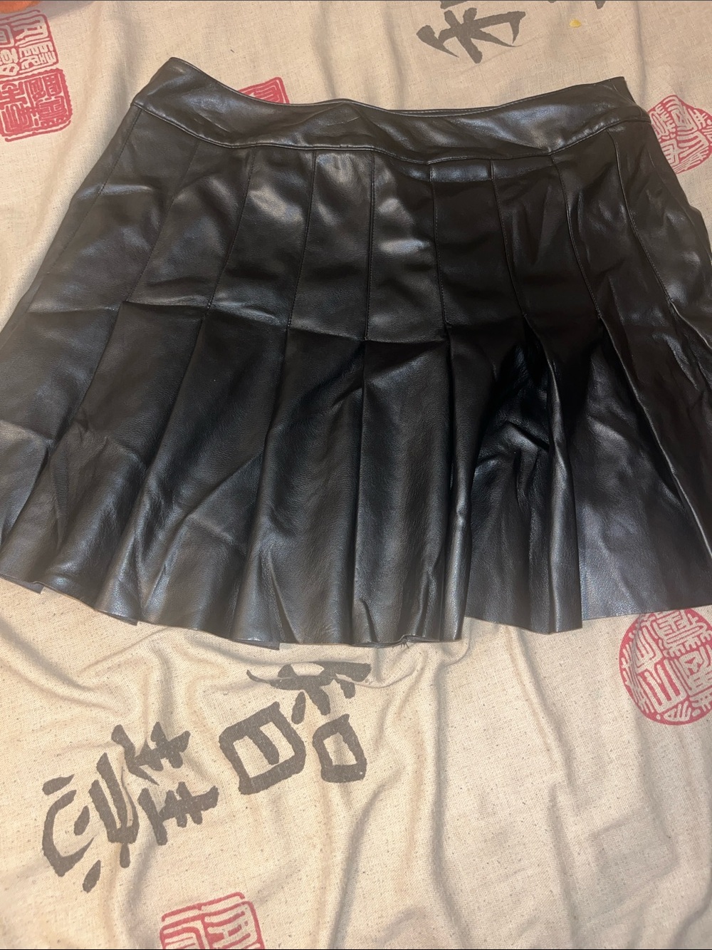 Arizona Jean Company Black Faux Leather Pleated Mini Skirt